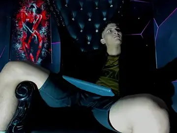 Stripchat Adult Webcam of Axel_Romanov