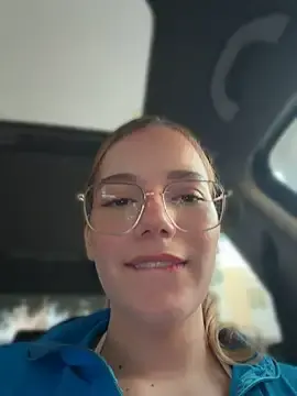 Stripchat Free Live Porn of NicoleCut