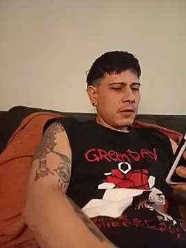 Stripchat Live Sex Cam of ThestuB