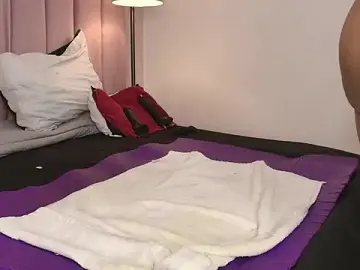 Stripchat Free Porn Cam of HallyBans