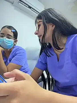 Stripchat Live Sex Cam of Mia_Alanna