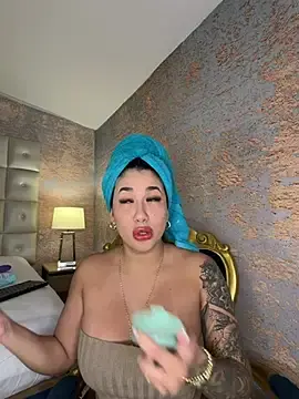 Stripchat Nude Webcam of kiim_taaylor