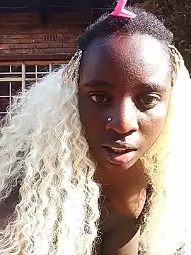 Stripchat Sex Cam of BlackPearl_19