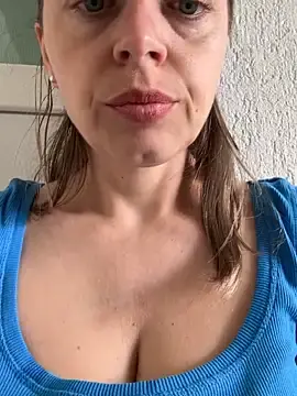 Stripchat Watch Live Sex Cams of ladywithbigass