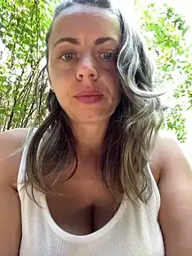 Stripchat Free Porn Cam of ladywithbigass