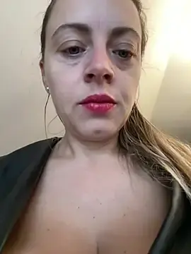 Stripchat Live Sex of ladywithbigass