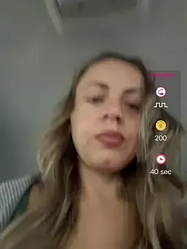Stripchat Live Sex Cam of ladywithbigass