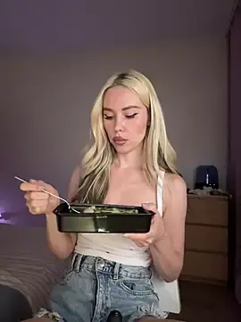 Stripchat Watch Live Sex Cams of xDinnax