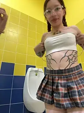 Stripchat Free Porn Cam of babydolll
