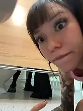 Stripchat Live Sex Cam of babydolll