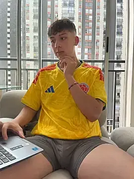 Stripchat Live Sex Cam of OLIVER_K