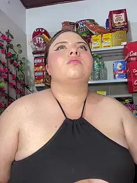 Stripchat Live Sex Cam of kitty__pinnk