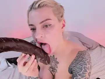Stripchat Adult Video Chat of lil_shouty_bitch
