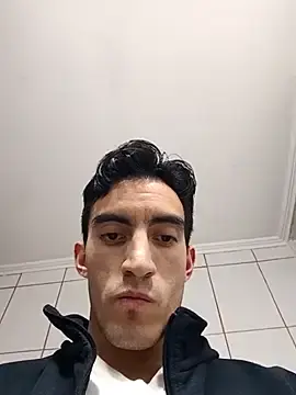 Stripchat Sex Cam of TommyMomentum