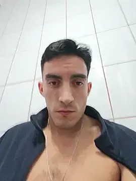 Stripchat Live Porn of TommyMomentum