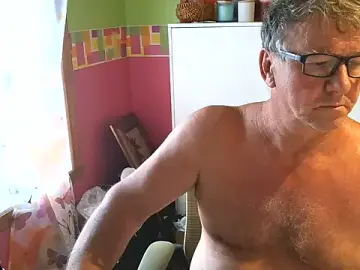 Stripchat Free Porn Cam of capitaine111