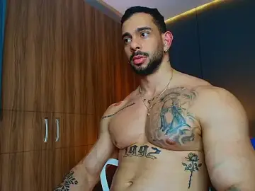 Stripchat Sex Cam of massimo_visconti
