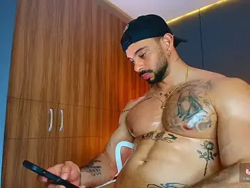 Stripchat Free Live Porn of massimo_visconti