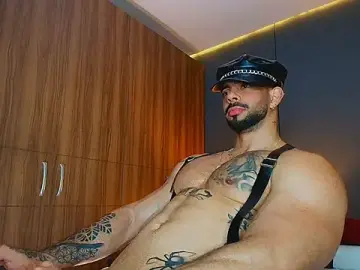 Stripchat Adult Webcams of massimo_visconti
