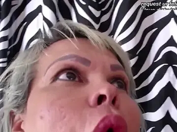 Stripchat Live Porn of mia_beatles