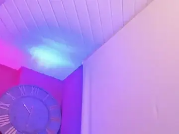 Stripchat Live Sex Cam of Inndrahot
