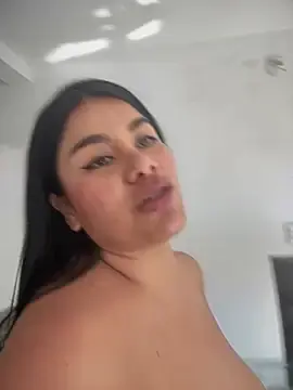 Stripchat Adult Webcams of Issane_Peru