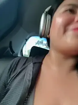 Stripchat Free Porn Cam of Issane_Peru
