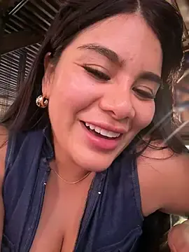 Stripchat Live Sex Cam of Issane_Peru
