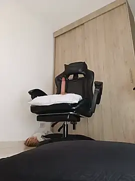 Stripchat Live Sex Cam of Lia_Hurley