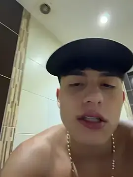 Stripchat Watch Live Sex Cams of Lander_Cruz