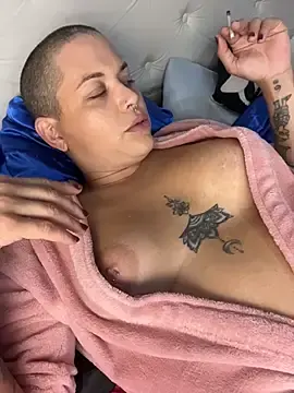 Stripchat Live Porn of alicetgirlbr