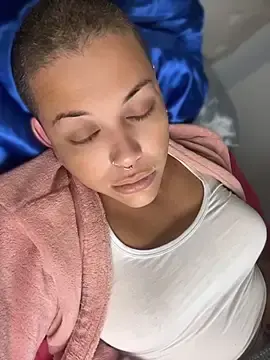 Stripchat Free Live Porn of alicetgirlbr