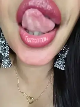 Stripchat Sex Chat of SO-CUTE-MERRY-