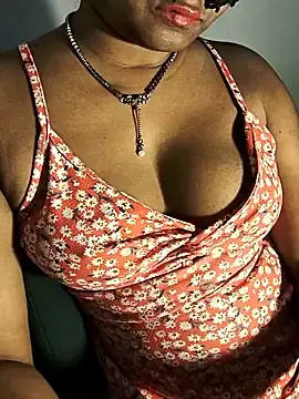 Stripchat Free Porn Cam of DIRTYSECRET_QUEEN_07