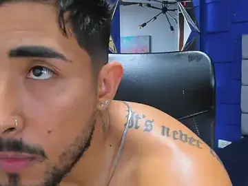Stripchat Best Webcam of alangreek1