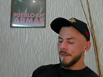 Stripchat Live Sex Cam of dylan_jacobx