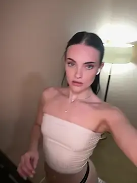 Stripchat Live Sex Cam of KarissaChantelle