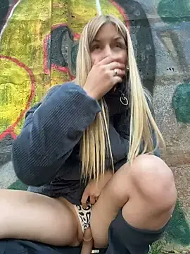 Stripchat Watch Live Sex Cams of RossyMood