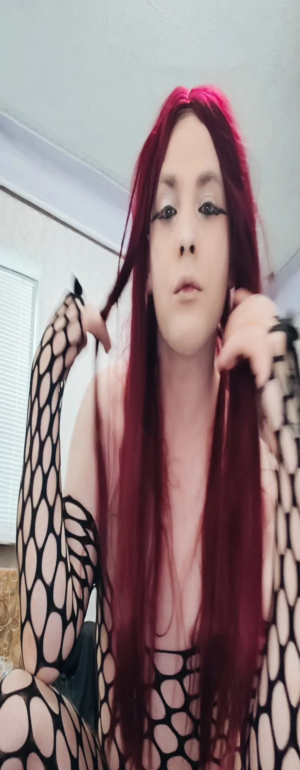 burgundy_whore