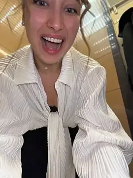 Stripchat Free Porn Cam of ICrazyOneIRL