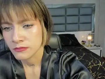 Stripchat Live Sex Cam of Mrs_Regina_clk