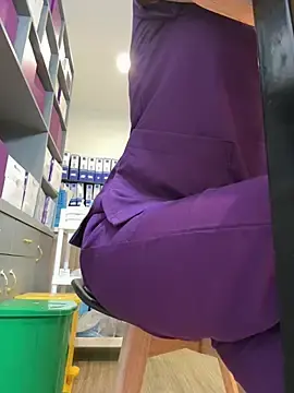 Stripchat Free Porn Cam of secretly_masturbating