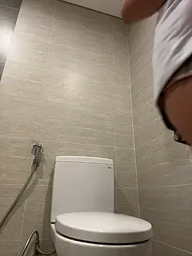 Stripchat Free Porn Cam of secretly_masturbating
