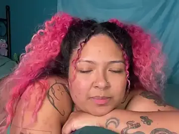 Stripchat Best Webcam of chilepinaaa