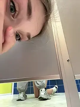 Stripchat Live Sex Cam of LollyPollly