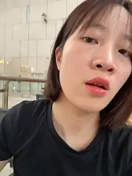 Stripchat Live Sex Cam of littleqiu