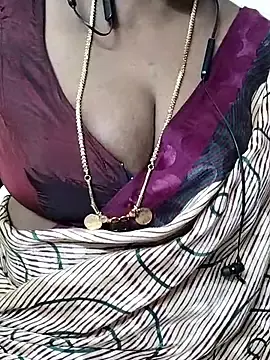 Stripchat Free Porn Cam of niki076_tamil