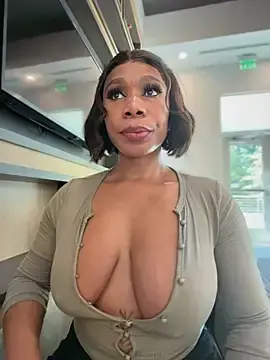 Stripchat Nude Webcam of Belle___