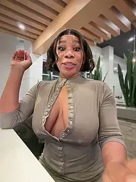 Stripchat Adult Webcam of Belle___