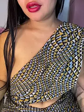 Stripchat Live Sex of shara_queen1
